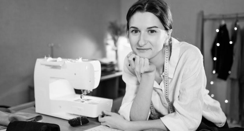 seam guide on sewing machine